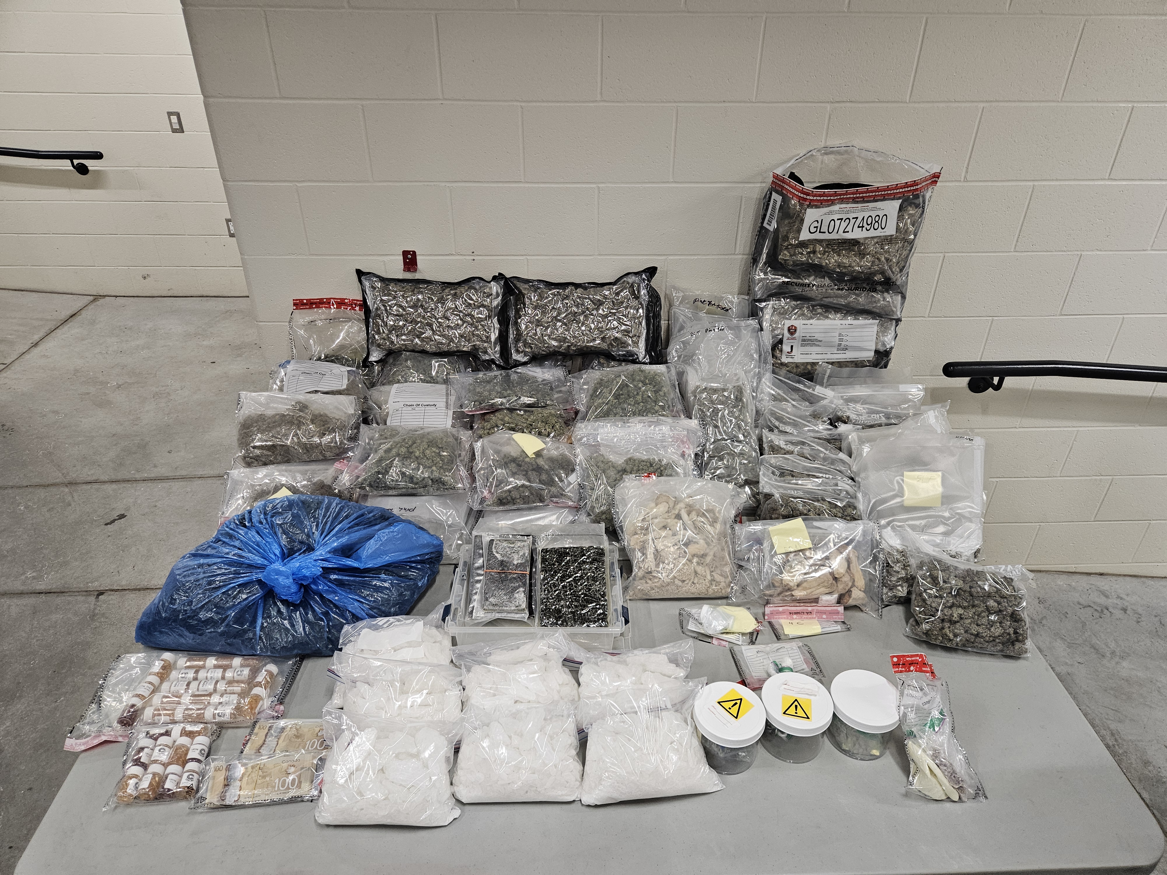 Large quantity of suspected drugs that were seized